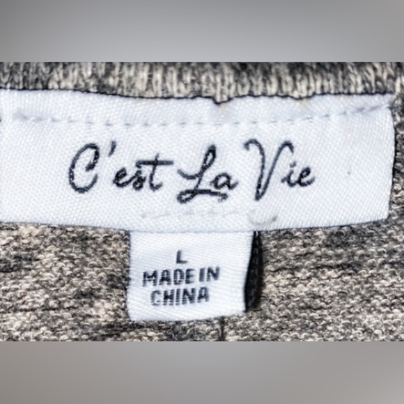 C’est La Vie Brand Ladies 3 Ring Sweater in Gray and Tan in Size Large - Picture 5 of 5